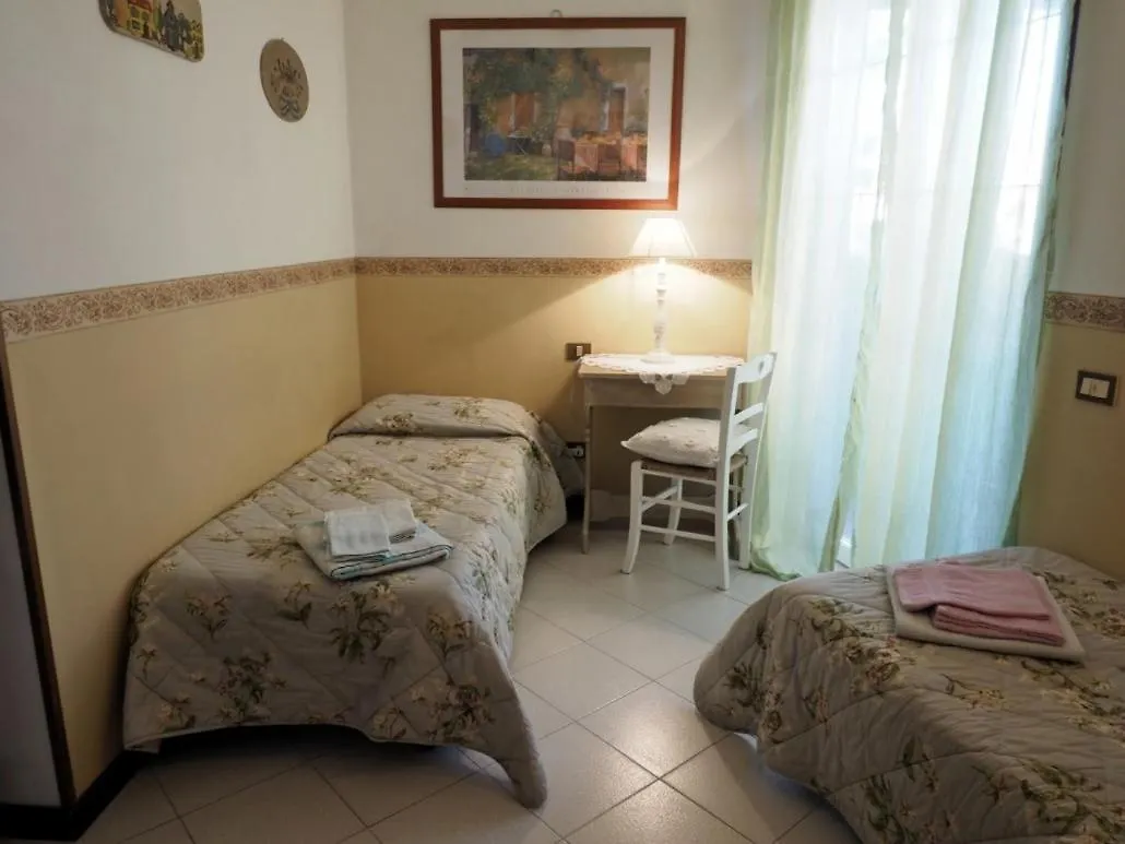 Casa Margherita Affittacamere B&B Follonica